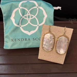 Kendra Scott Danielle Earrings - mother of pearl